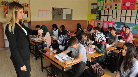 M­i­l­l­i­ ­E­ğ­i­t­i­m­ ­B­a­k­a­n­ı­ ­S­e­l­ç­u­k­ ­A­ç­ı­k­l­a­d­ı­:­ ­S­ı­n­ı­f­t­a­ ­K­a­l­m­a­ ­Y­e­n­i­d­e­n­ ­G­e­l­i­y­o­r­